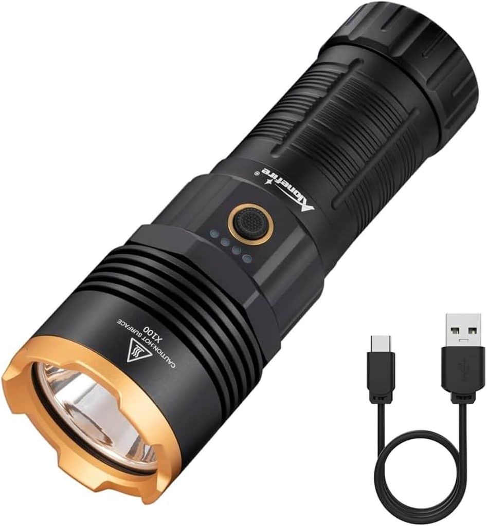 Test de la lampe torche Alonefire X100 : haute luminosité et polyvalence