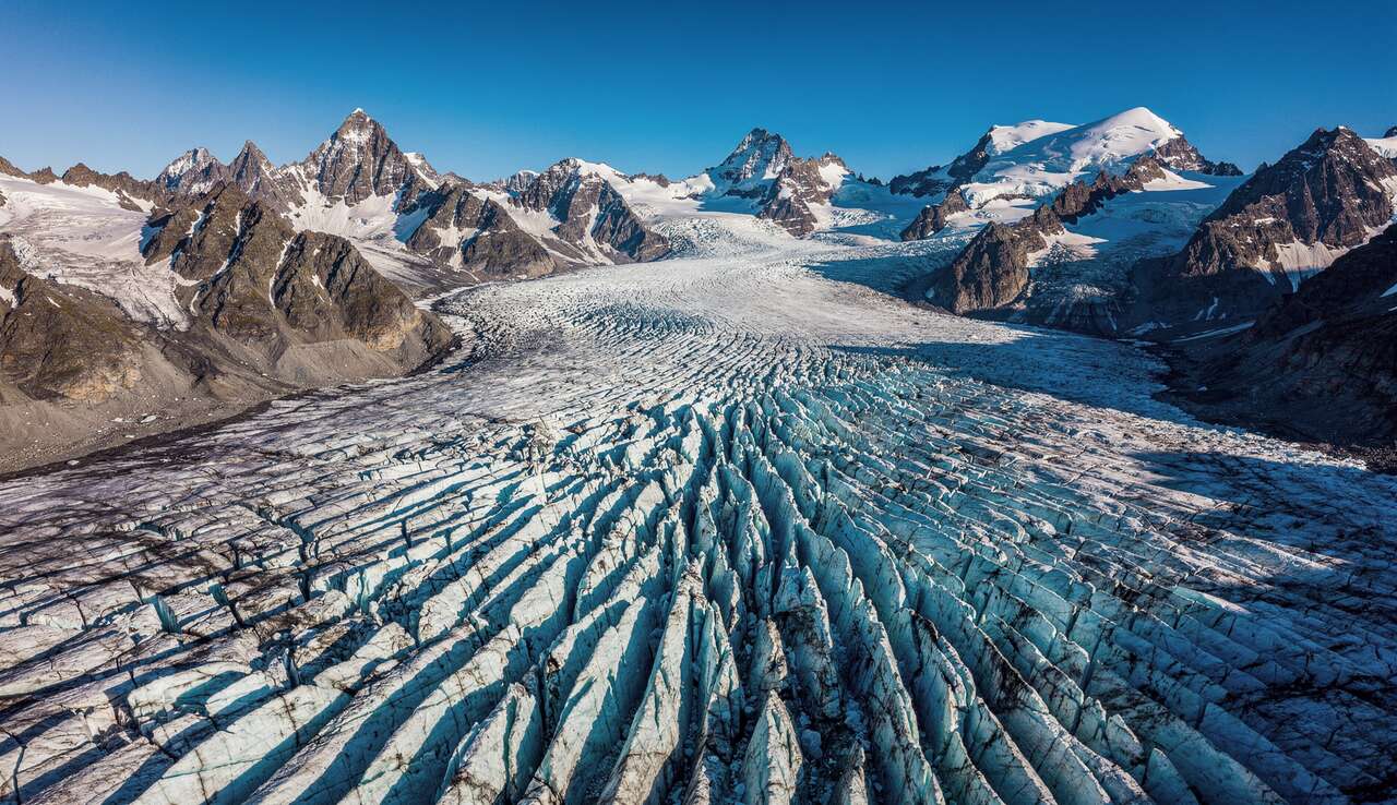 Exploration du Glacier Éblouissant