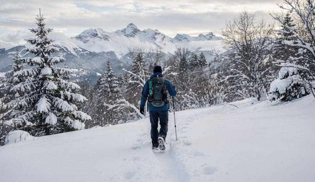 Randonnée insolite dans la neige fraîche des Pyrénées