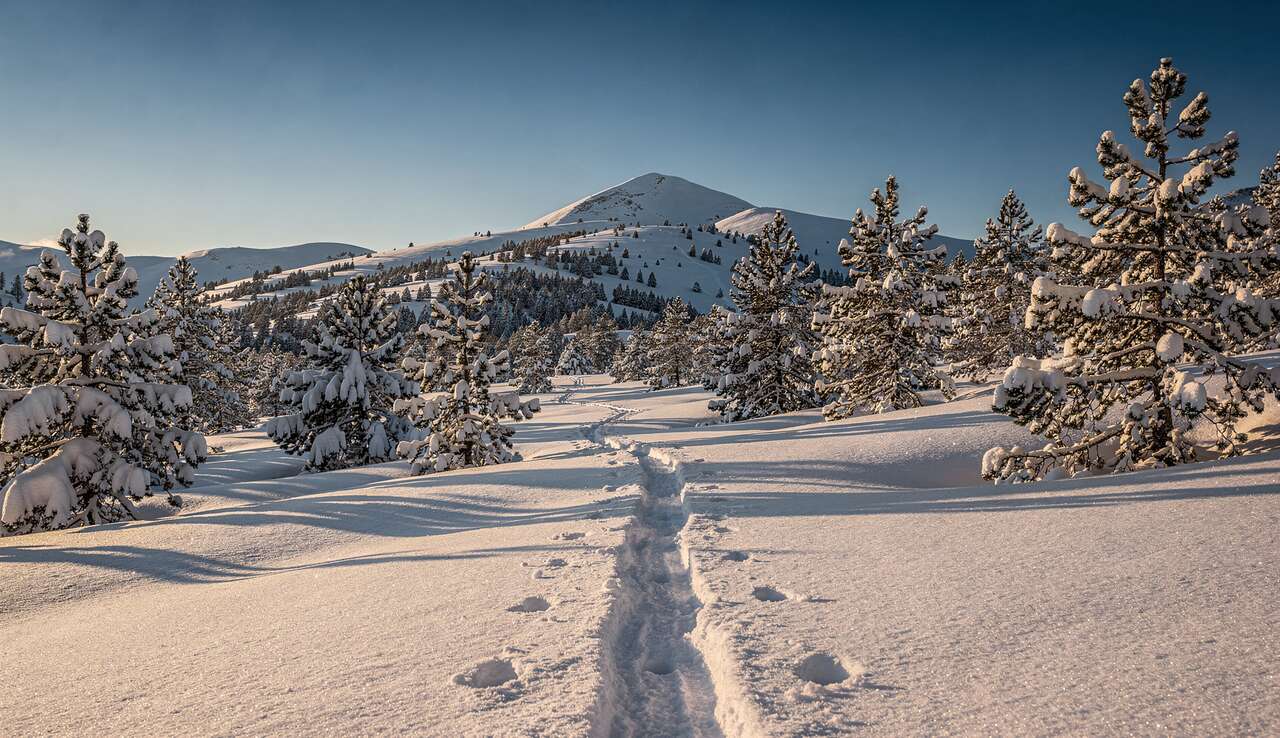 Avantages de la raquette &agrave; neige dans le paysage hivernal de chaillol