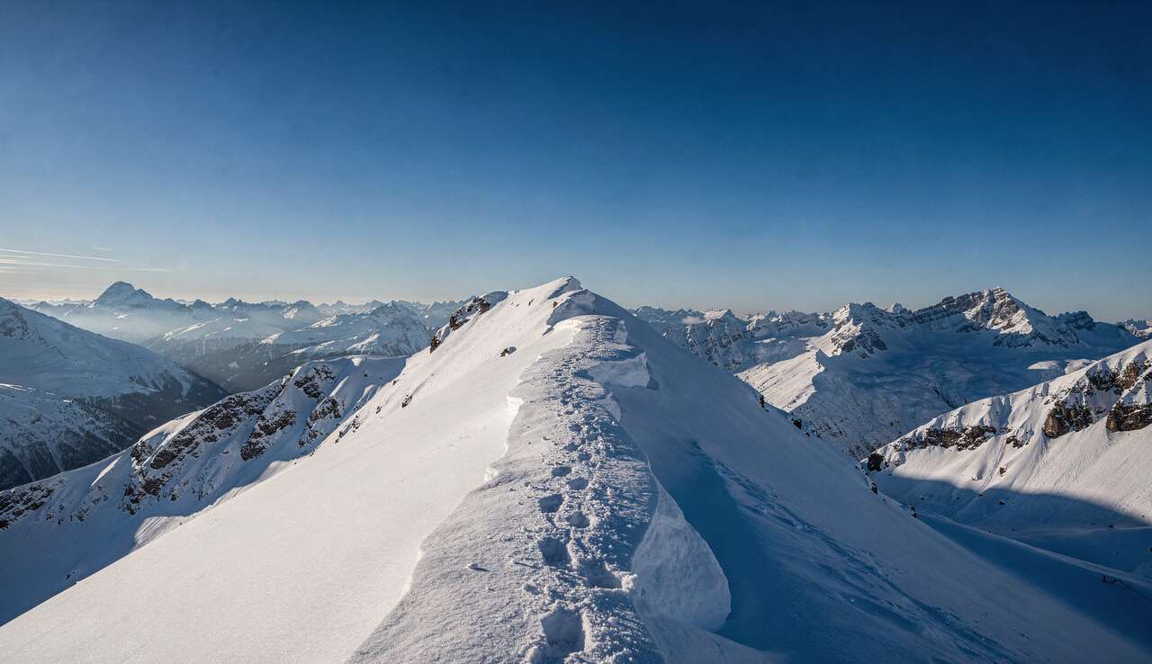 Panorama unique depuis l'ar&ecirc;te de la ratelle
