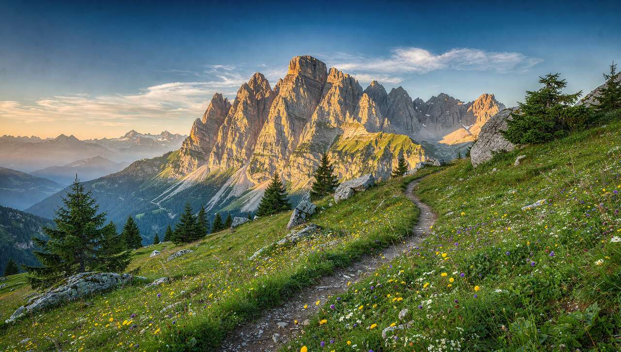 Randonner à La Tournette : joyau des Alpes en Haute-Savoie