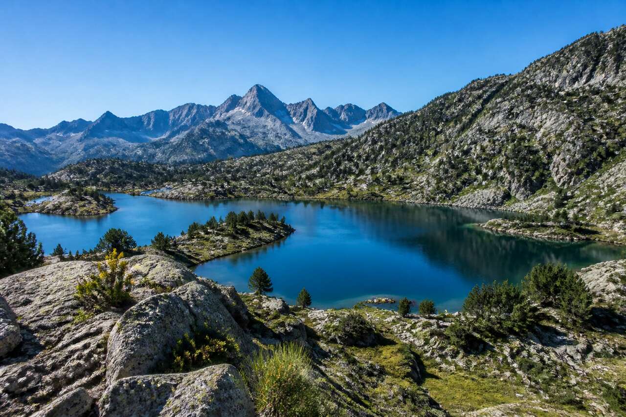Randonnée inoubliable aux lacs du Néouvielle dans les Pyrénées