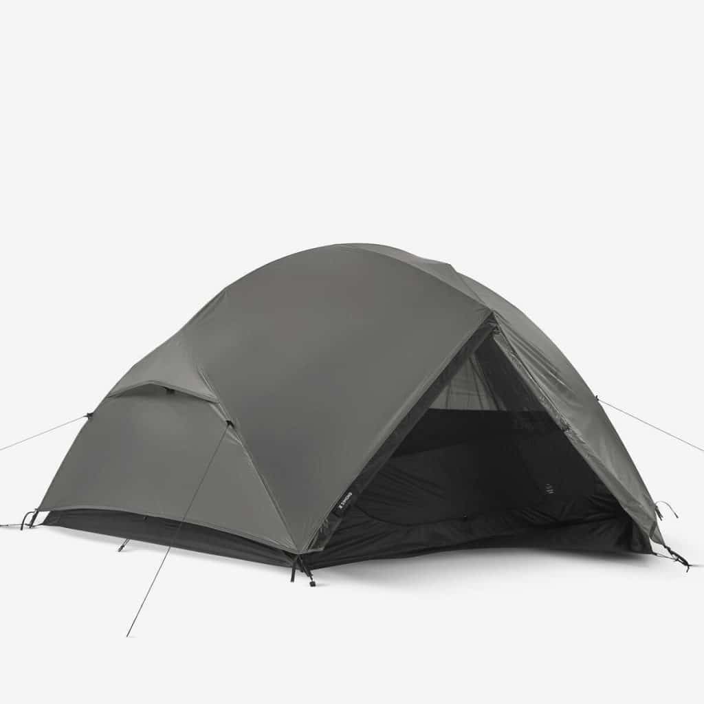 Test de la tente Decathlon MT900 : légèreté et autonomie pour 3 personnes